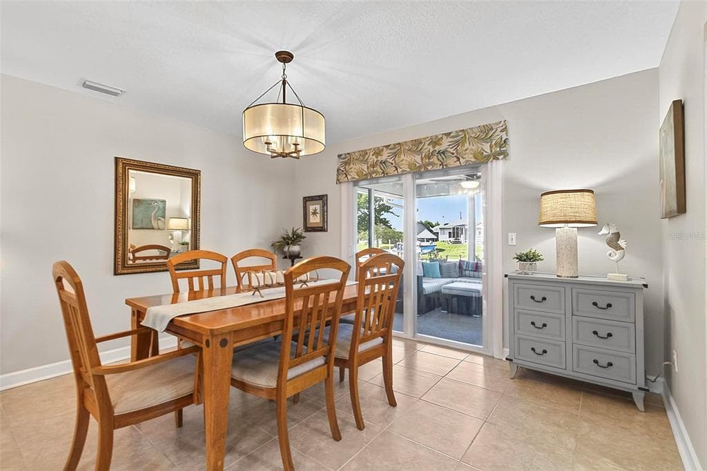 8 FLEMING COURT photo 16