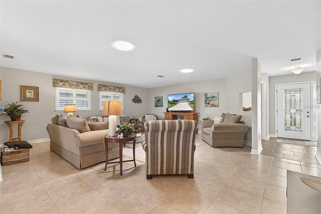 8 FLEMING COURT photo 10