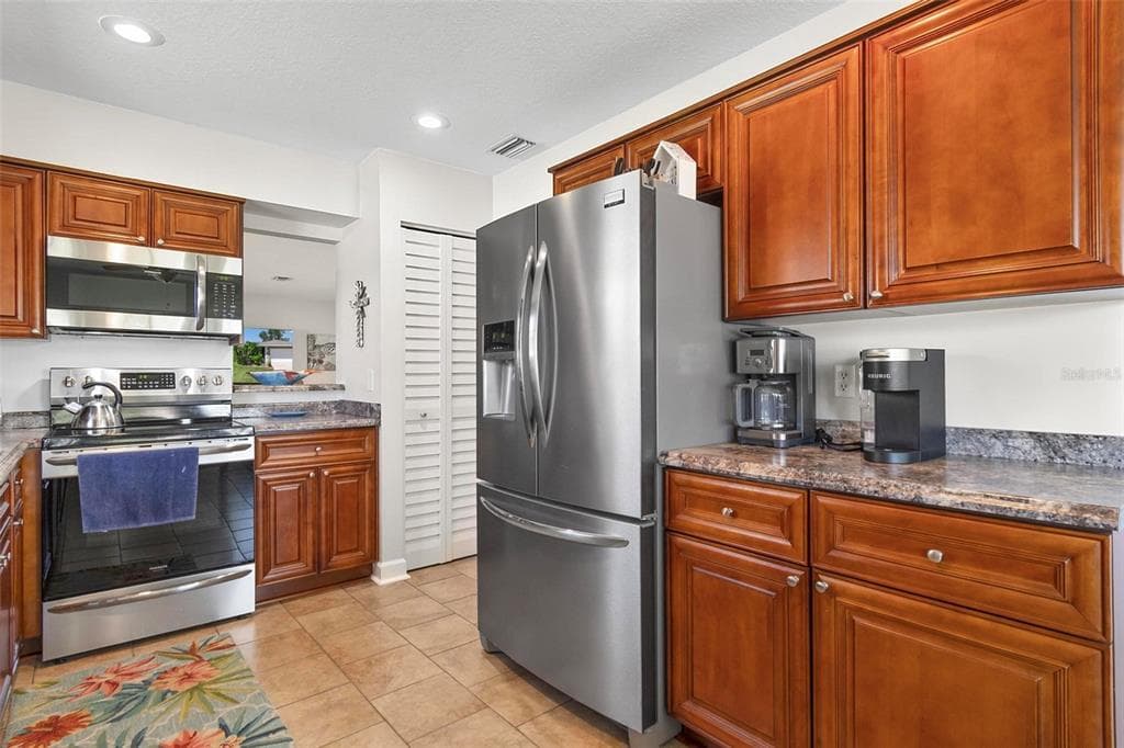 8 FLEMING COURT photo 19