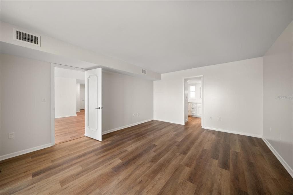 5200 BRITTANY DRIVE S 1503 photo 17