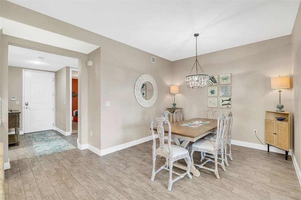 391 ARUBA CIRCLE 203 photo 17