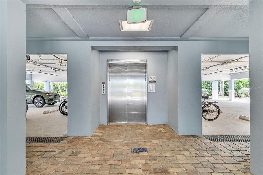 391 ARUBA CIRCLE 203 photo 5