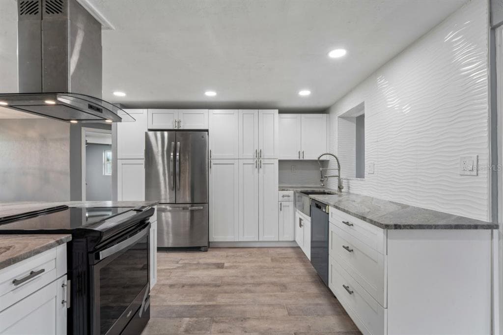 13701 LESLIE DRIVE photo 13
