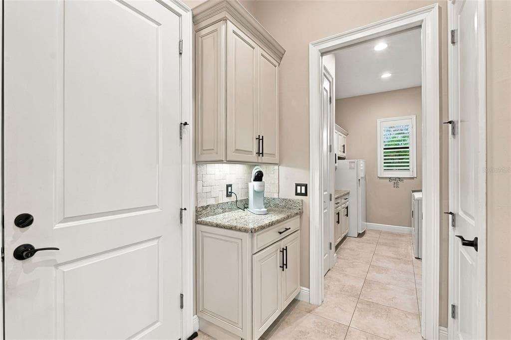 325 SEGOVIA DRIVE photo 20