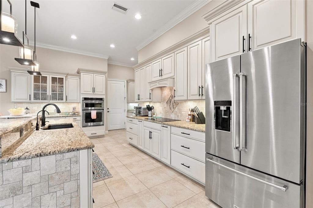 325 SEGOVIA DRIVE photo 14
