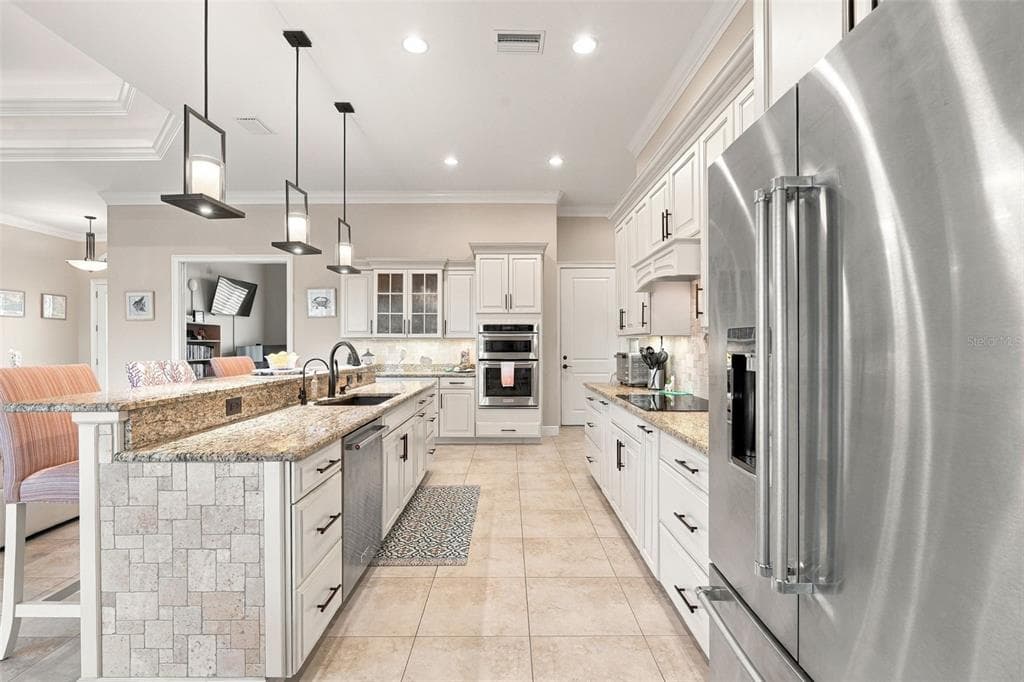 325 SEGOVIA DRIVE photo 15