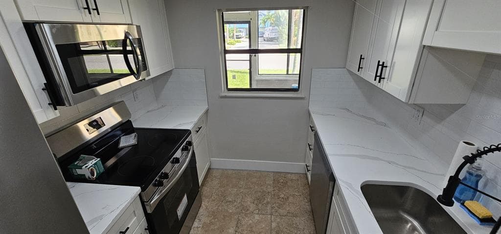 1 WINDRUSH BOULEVARD 83 photo 15