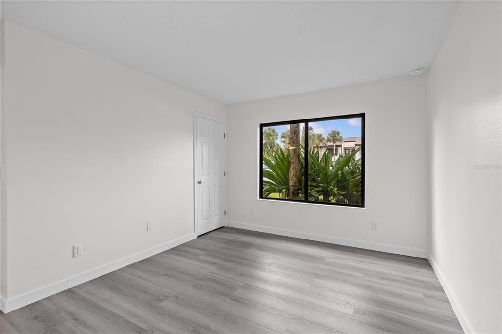 381 MOORINGS COVE DRIVE 9B photo 7