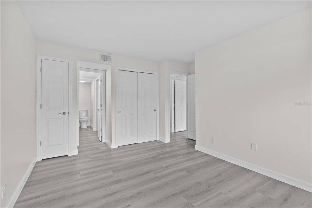 381 MOORINGS COVE DRIVE 9B photo 8