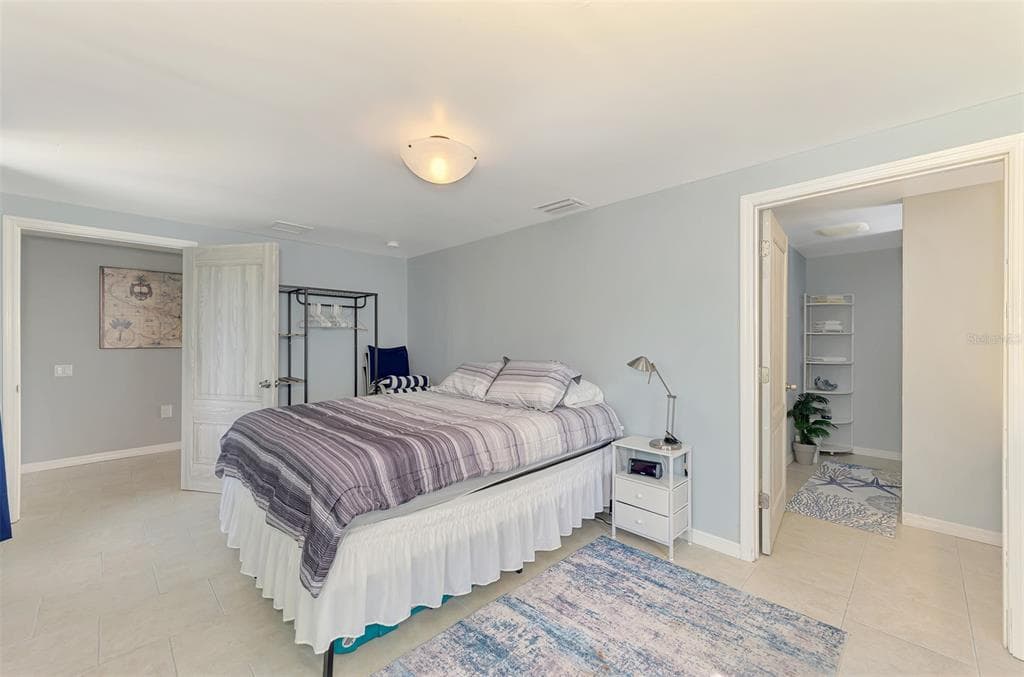 387 AVENIDA MILANO photo 23