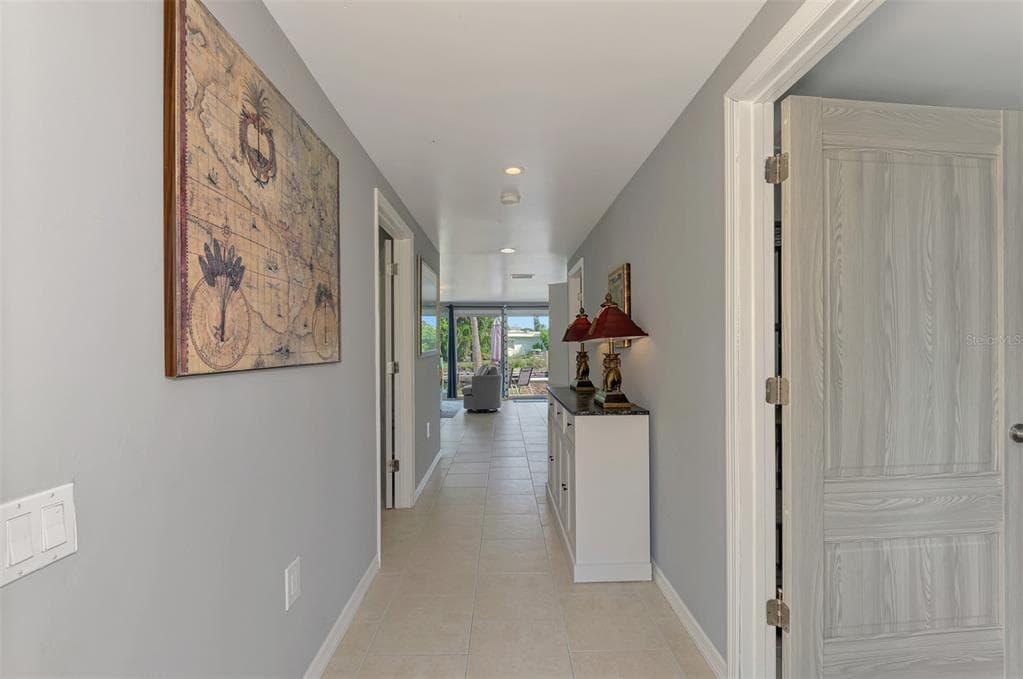 387 AVENIDA MILANO photo 9