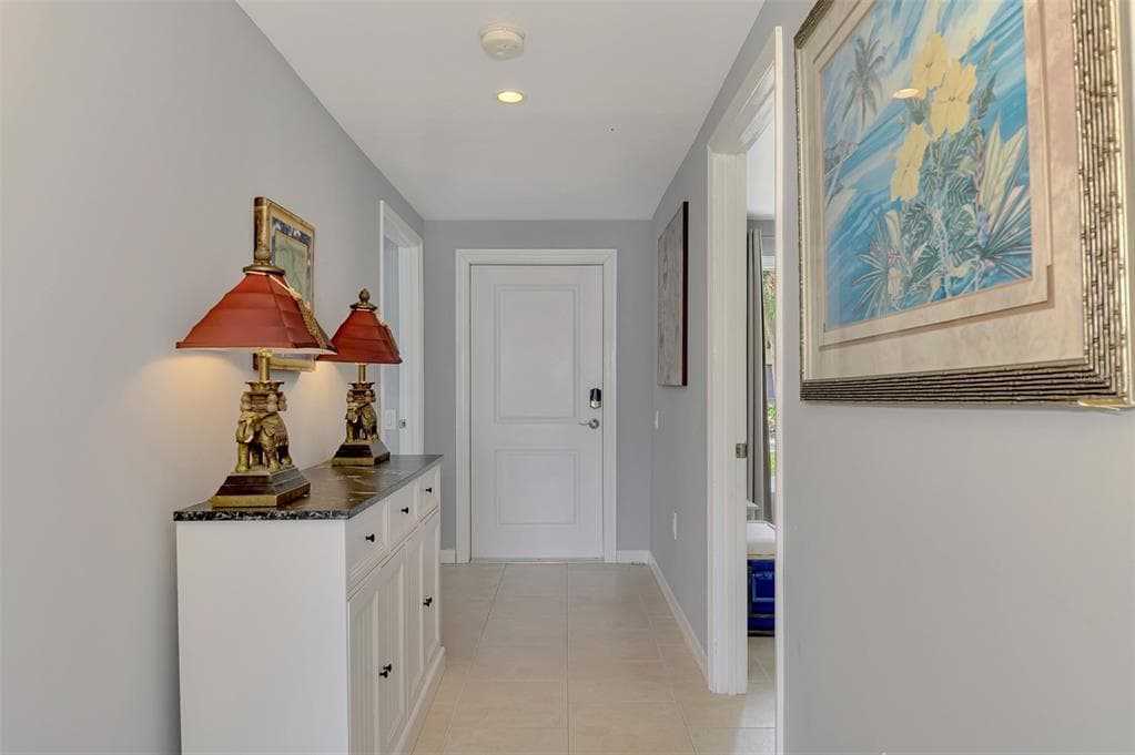 387 AVENIDA MILANO photo 8
