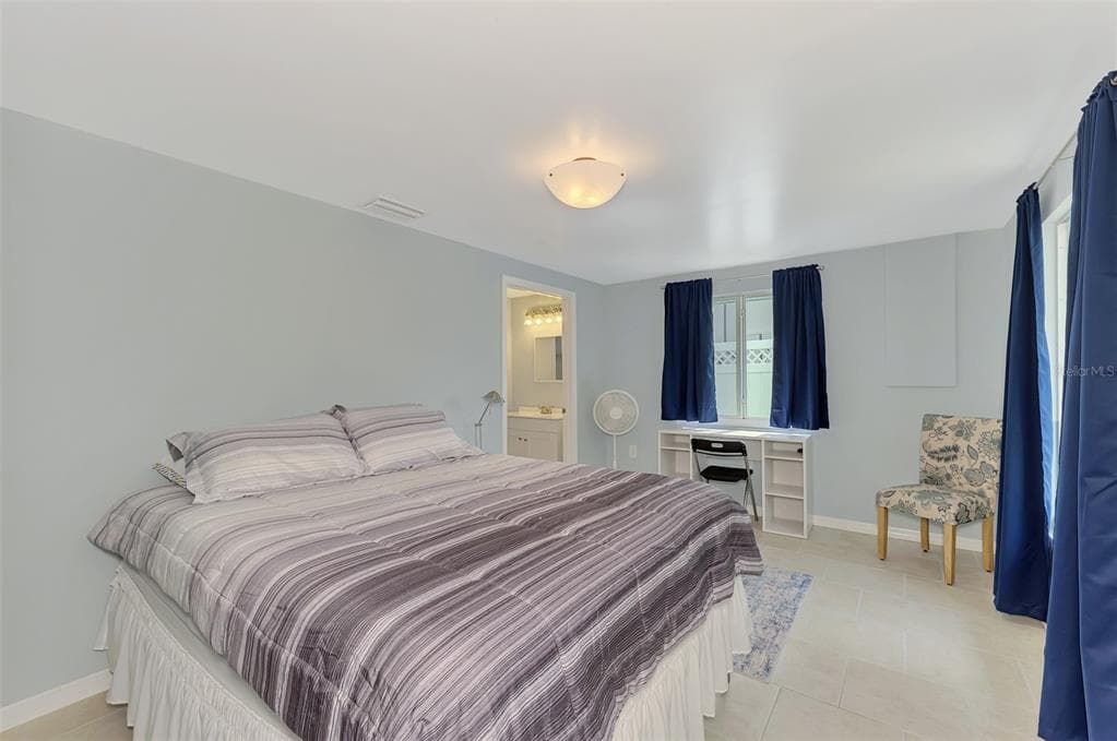 387 AVENIDA MILANO photo 21
