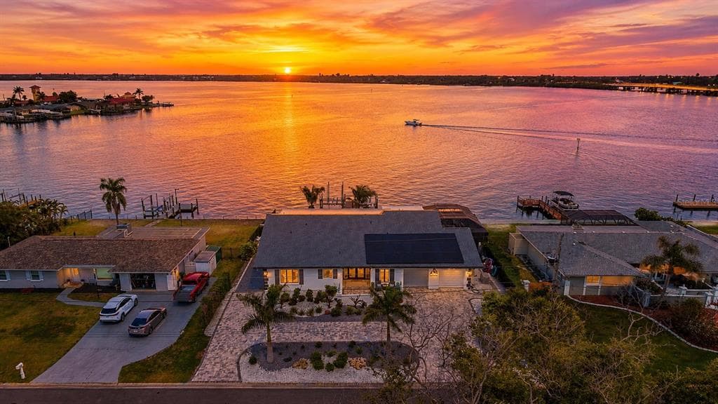 5207 BAY STATE ROAD 1