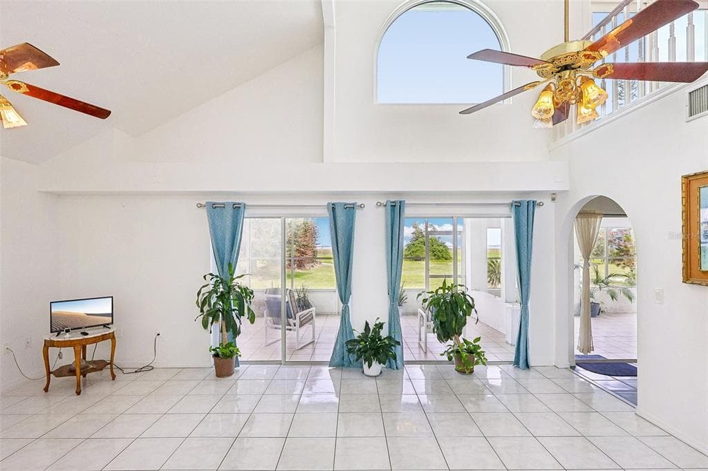 3480 LAKESHORE BOULEVARD 4