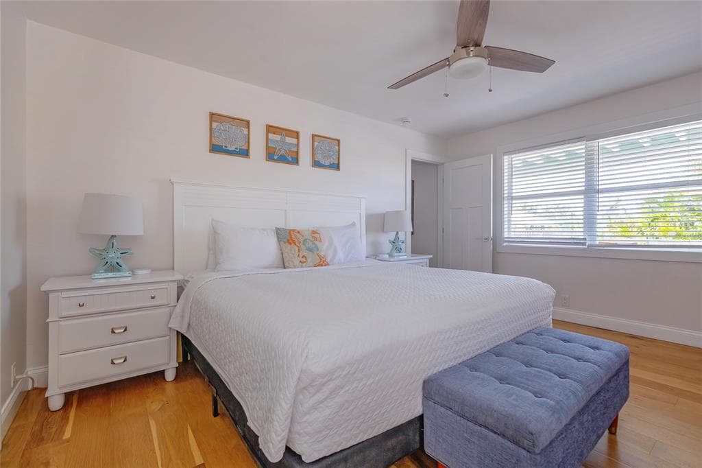 607 S BAY BOULEVARD photo 19