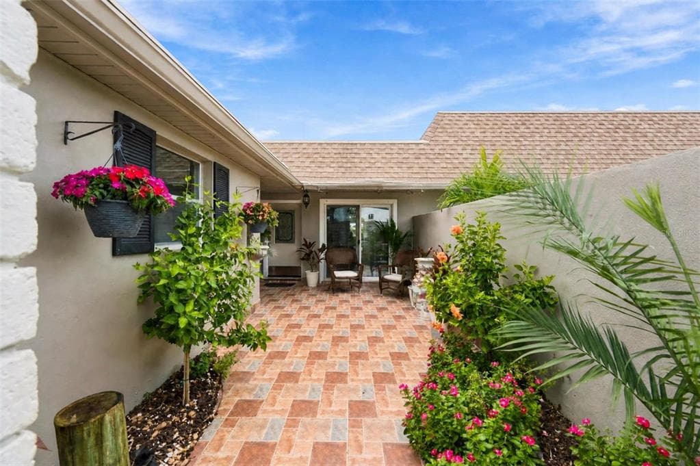 427 BOCA CIEGA POINT BOULEVARD N photo 2