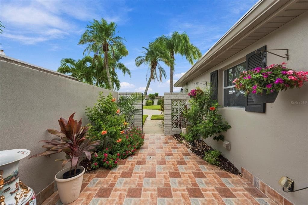 427 BOCA CIEGA POINT BOULEVARD N photo 3