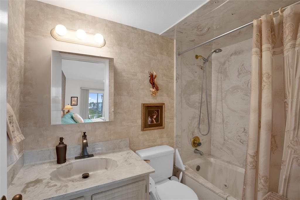 325 N CAUSEWAY C302 photo 13