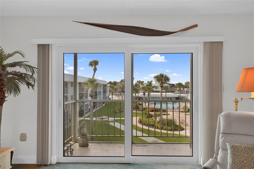 325 N CAUSEWAY C302 photo 7
