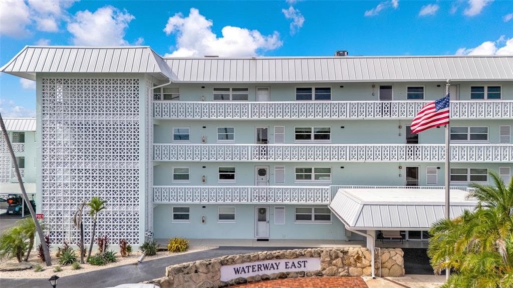 325 N CAUSEWAY C302 photo 3