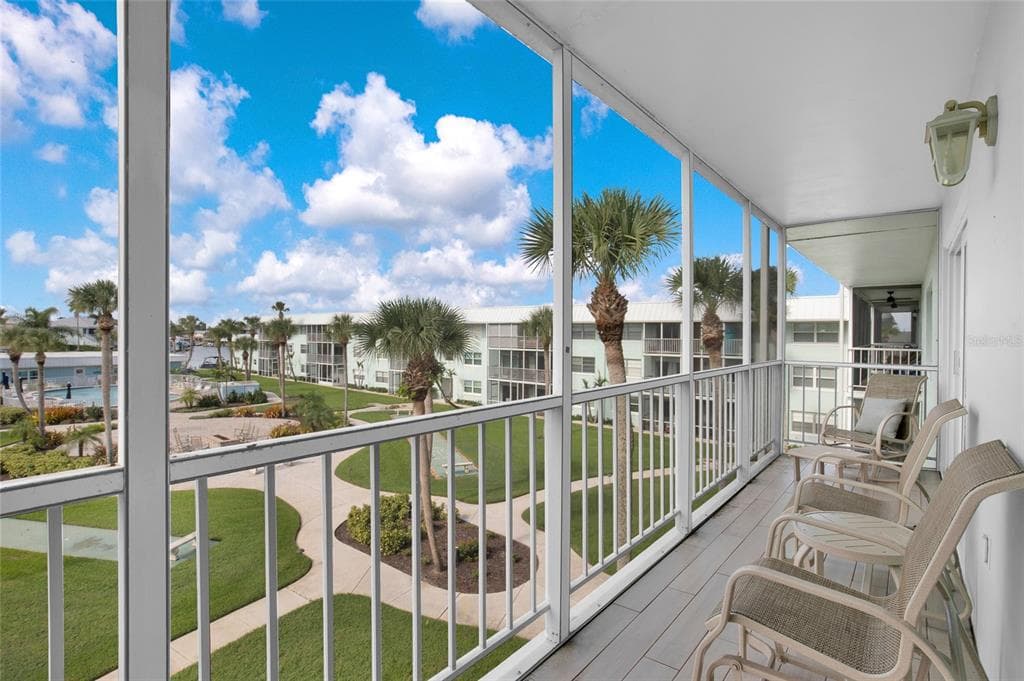 325 N CAUSEWAY C302 photo 20
