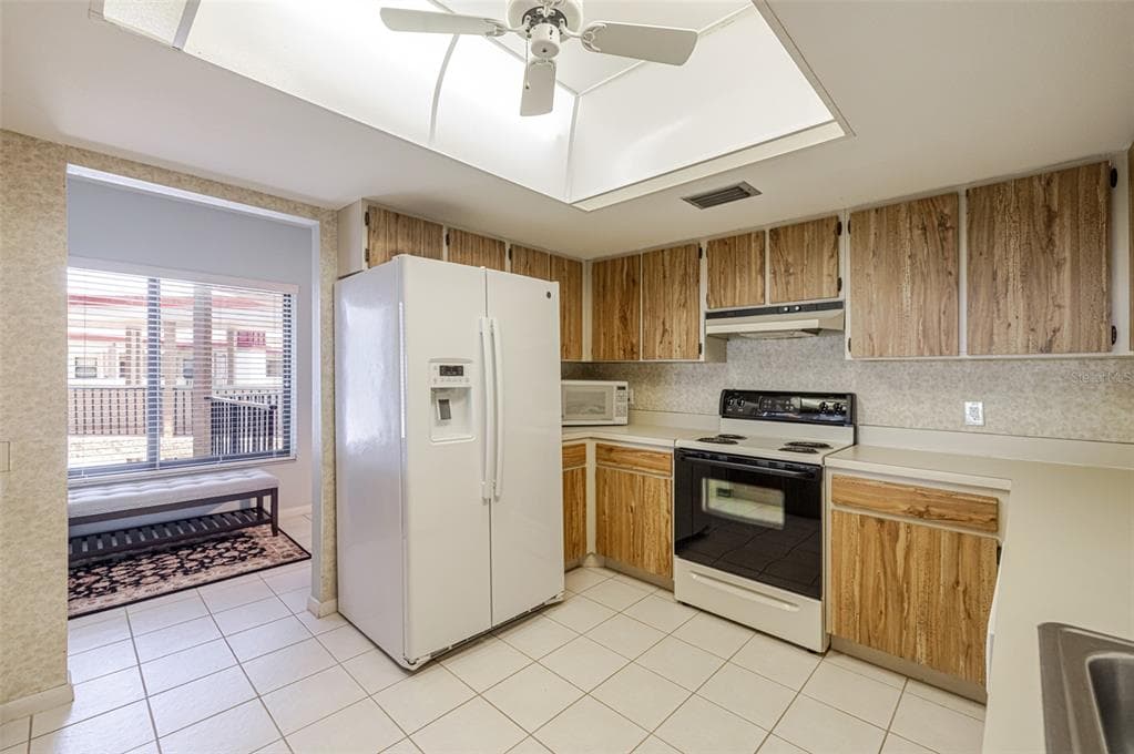 3280 SOUTHSHORE DRIVE 86C photo 9