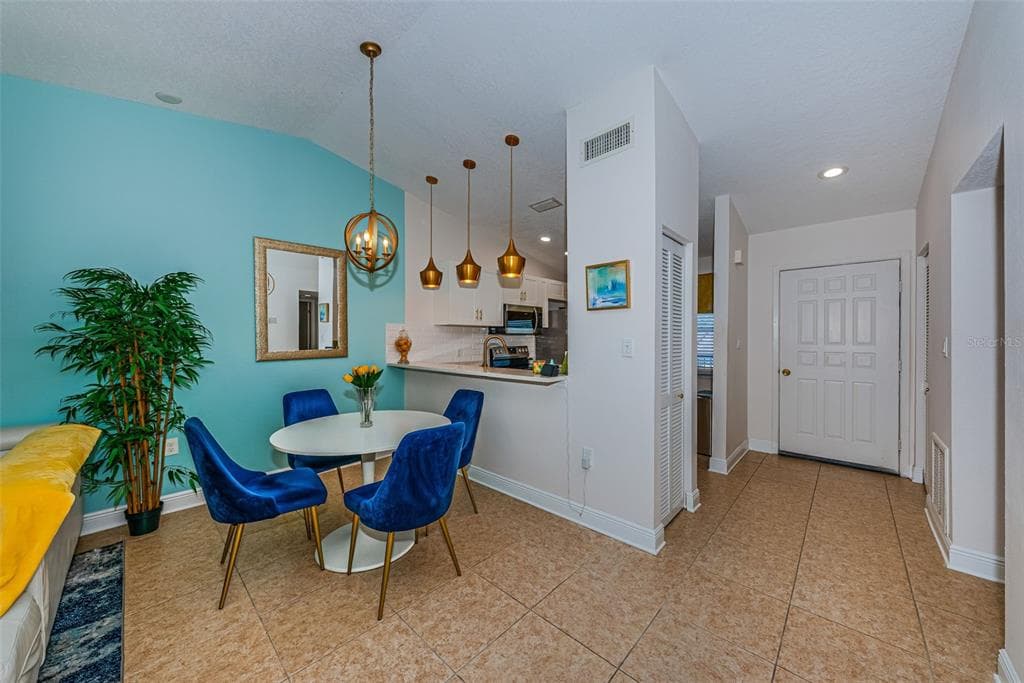1022 BOWSPRIT LANE 1022 photo 3