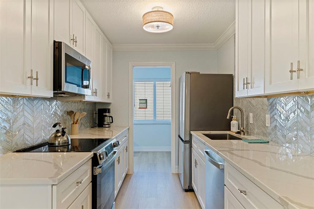 10265 GULF BOULEVARD A303 photo 4