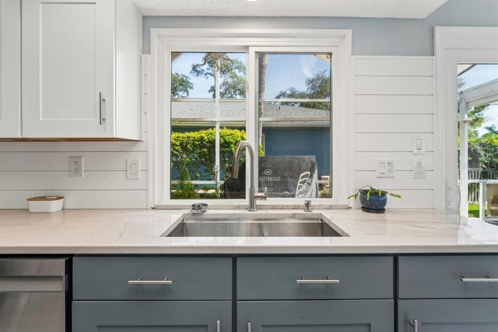 4254 MARINE PARKWAY photo 16