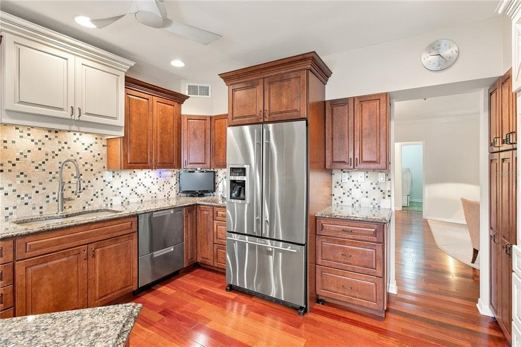 4565 BAY CLUB DRIVE 27 photo 16