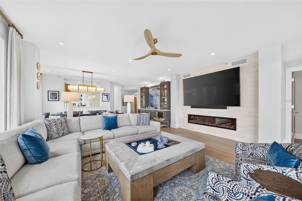 253 MINORCA BEACH WAY 506 photo 16