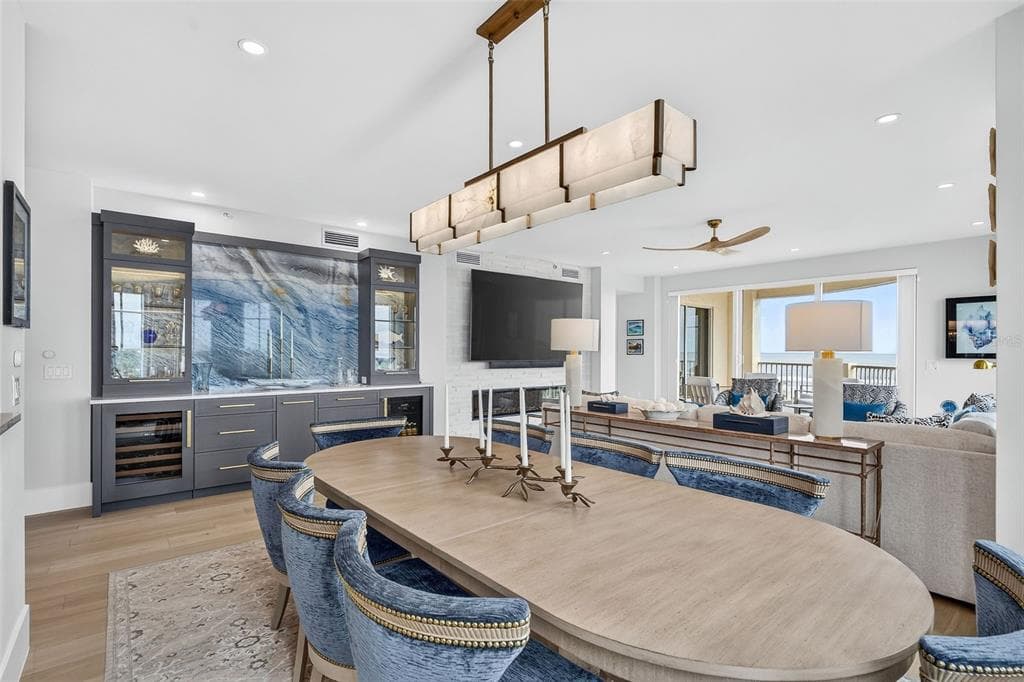 253 MINORCA BEACH WAY 506 photo 21
