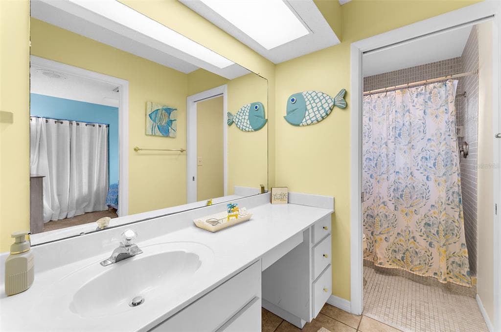 120 VILLA DRIVE 120 photo 23