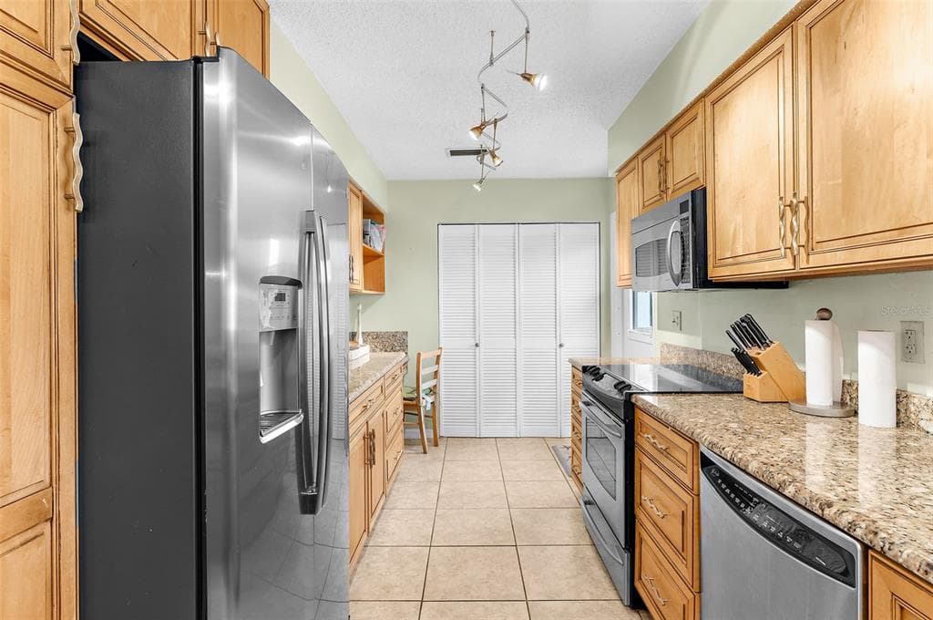 120 VILLA DRIVE 120 photo 12