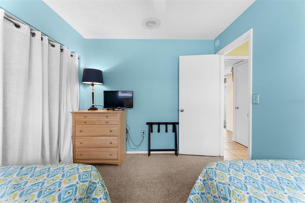 120 VILLA DRIVE 120 photo 22