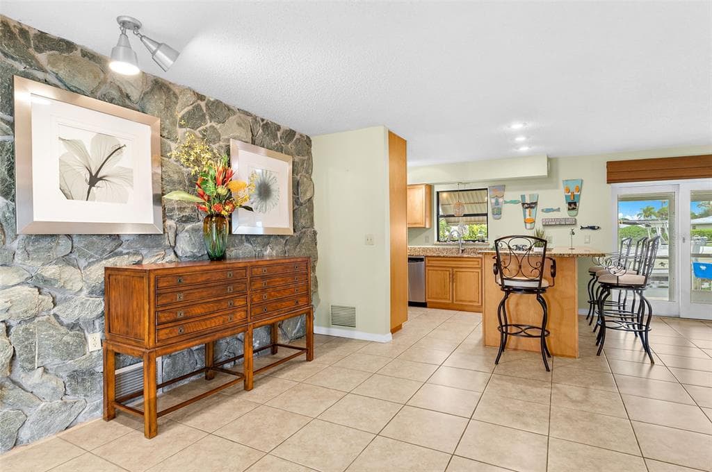120 VILLA DRIVE 120 photo 5
