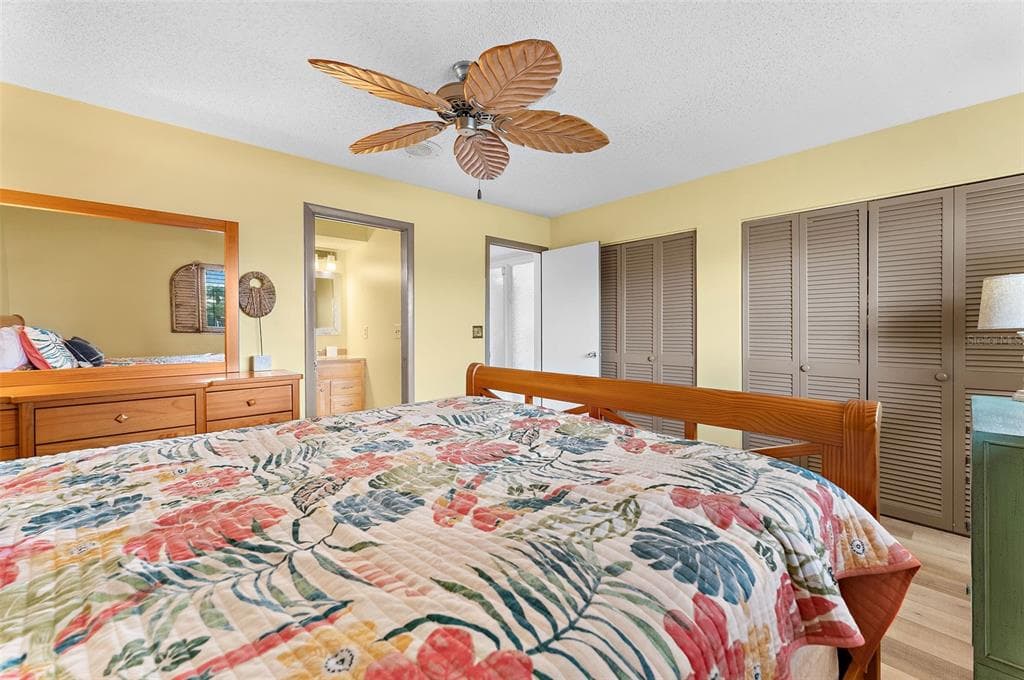 120 VILLA DRIVE 120 photo 19