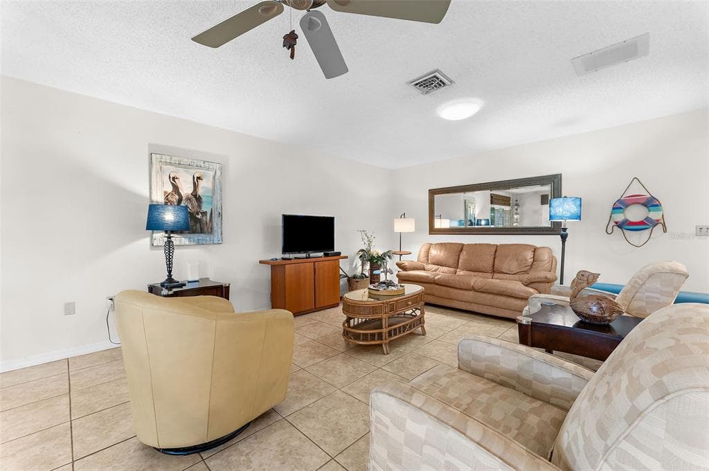 120 VILLA DRIVE 120 photo 8