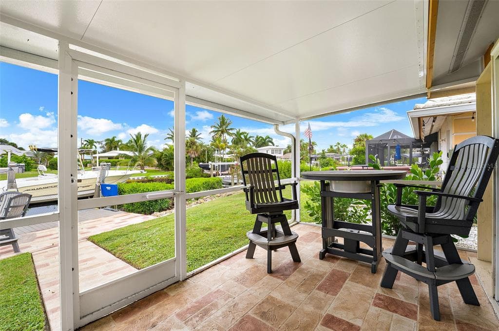 120 VILLA DRIVE 120 photo 25