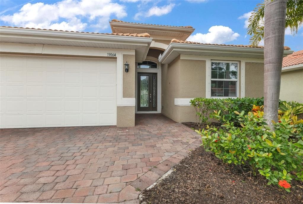 19064 BILLFISH AVENUE photo 3