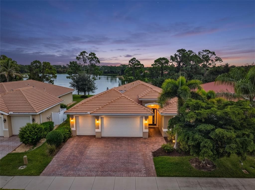 19064 BILLFISH AVENUE photo 1