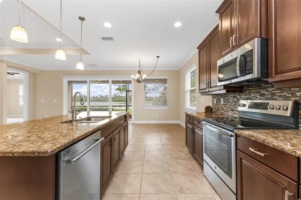 19064 BILLFISH AVENUE photo 9