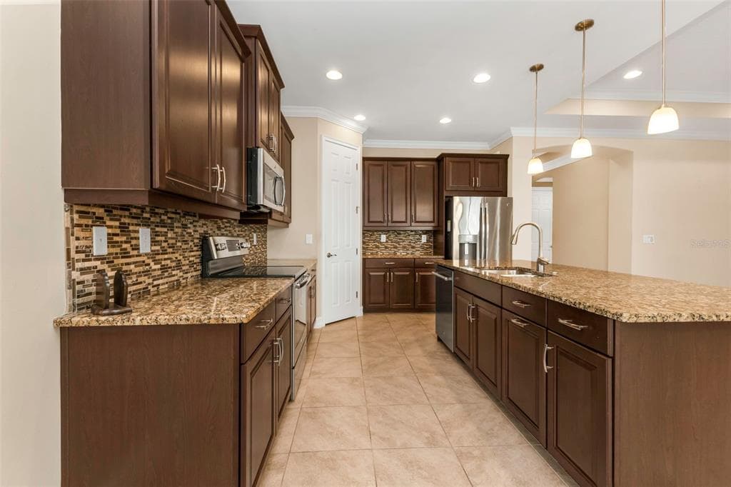 19064 BILLFISH AVENUE photo 11