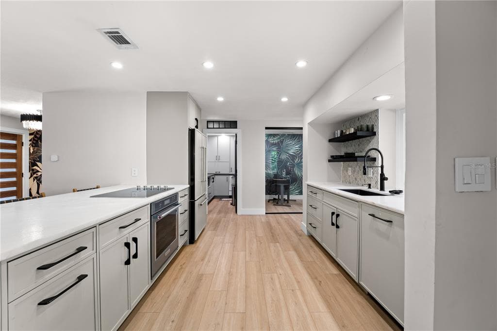 4785 BUTTERFLY PLACE NE photo 17
