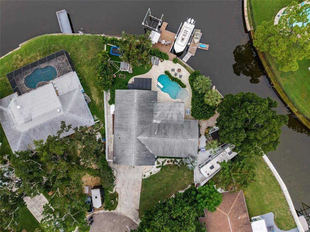4785 BUTTERFLY PLACE NE photo 1
