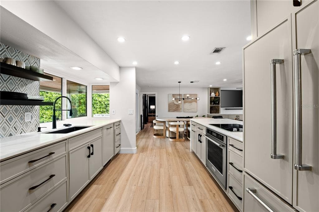 4785 BUTTERFLY PLACE NE photo 9