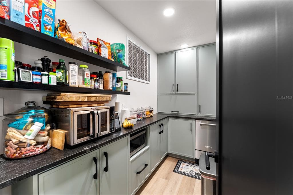 4785 BUTTERFLY PLACE NE photo 18