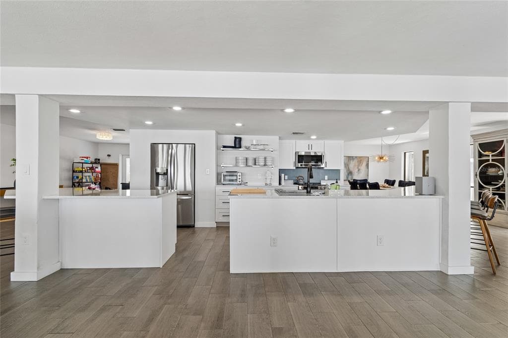 104 KLOSTERMAN ROAD W photo 7