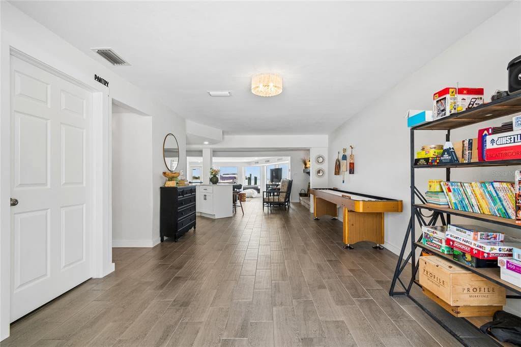 104 KLOSTERMAN ROAD W 5